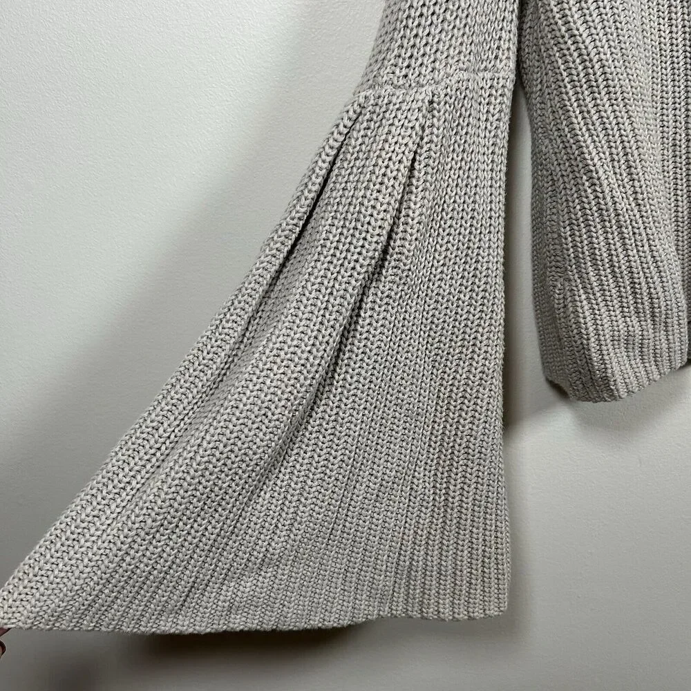 Free People Sweater Womens Size Medium Damsel Bell Sleeve Cropped Gray Oversized - Picture 3 of 9